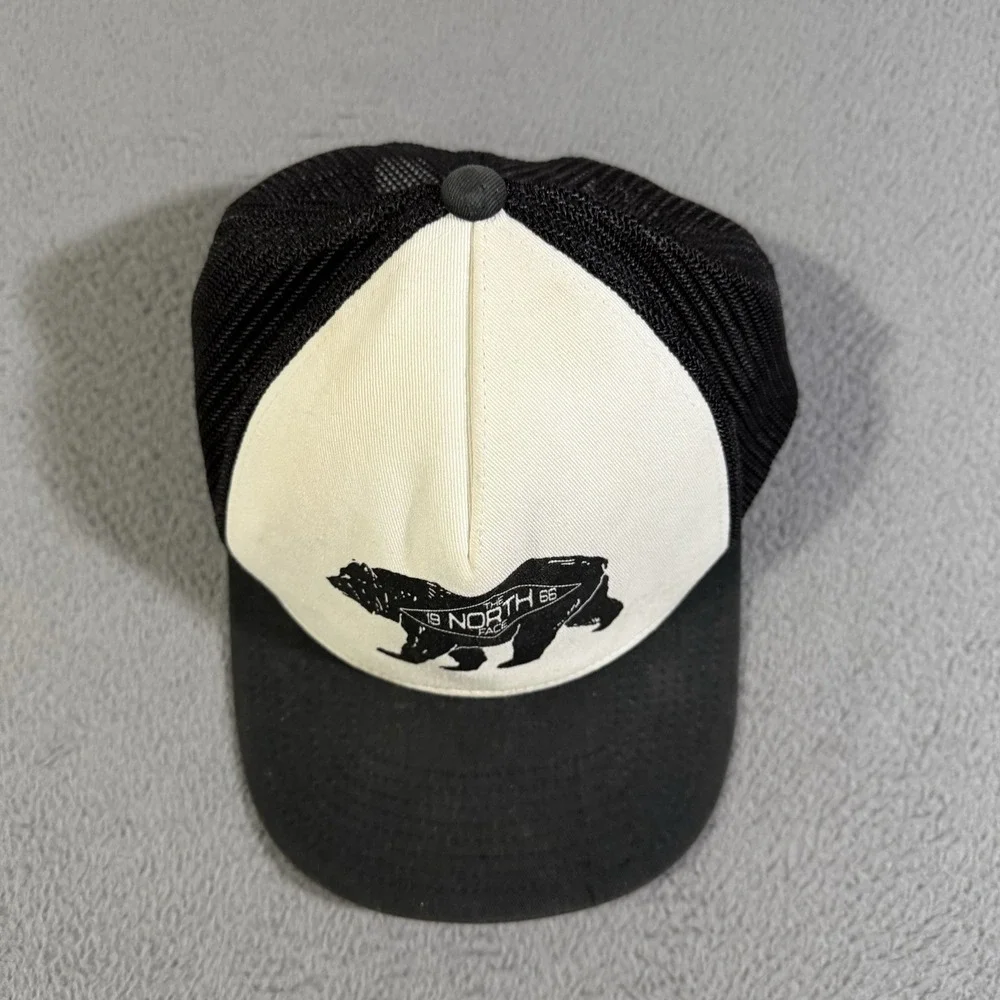 The North Face 1966 Grizzly Brown Bear Mesh Snapback Black‎ Distressed